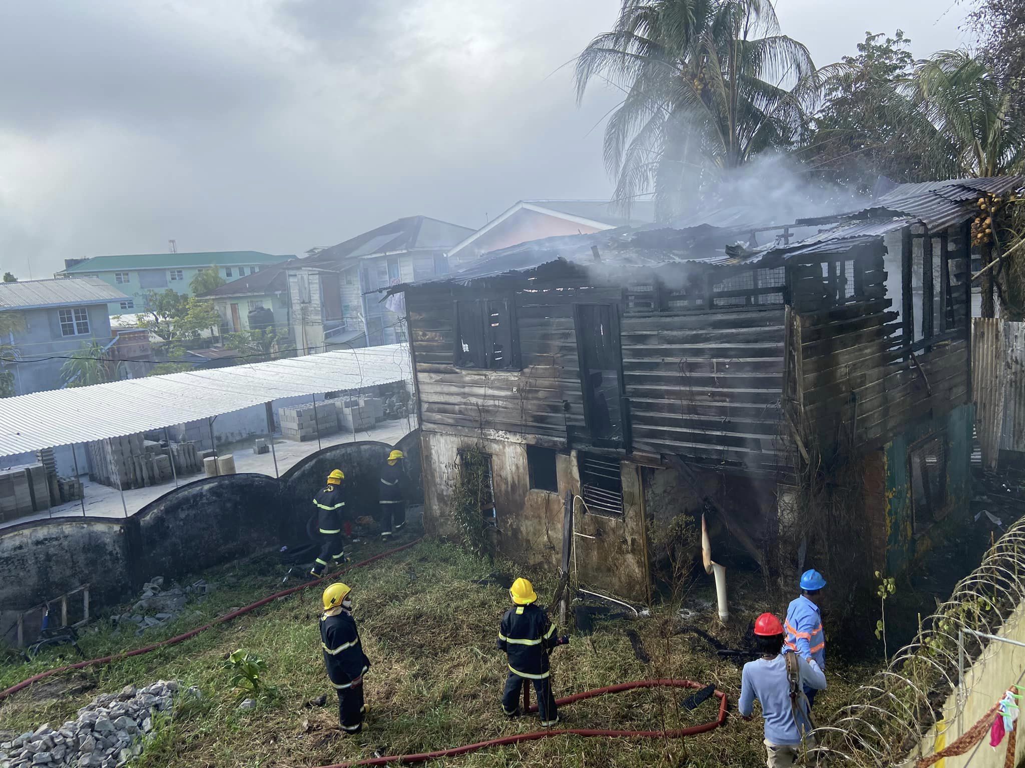 Fire destroys Norton Street house  – News Room Guyana