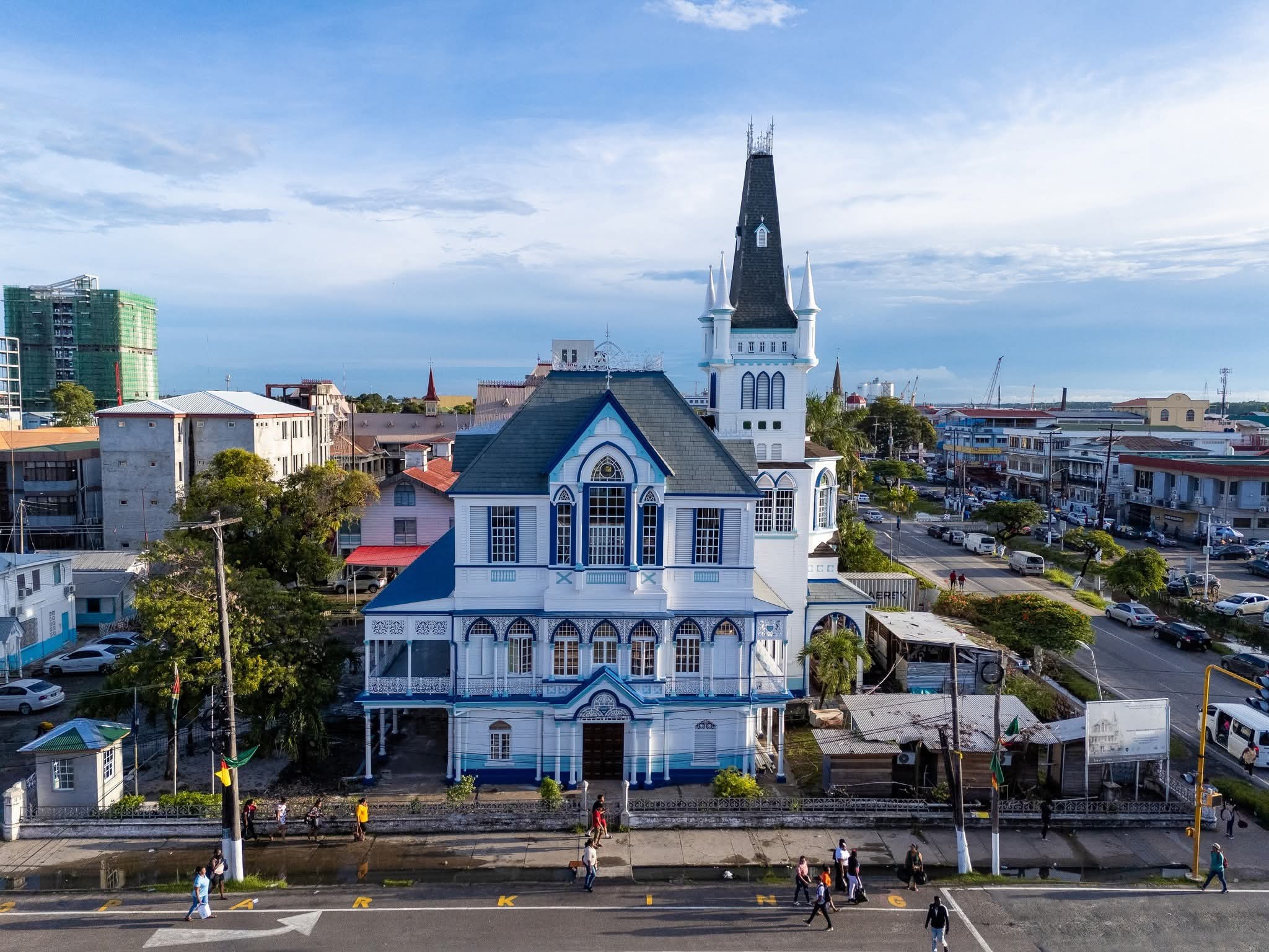 After court ruling, City Hall orders immediate removal of vendors around Yhip’s Bakery