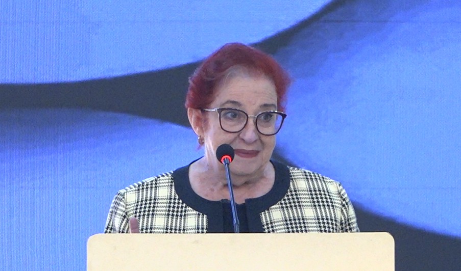 Teixeira clarifies entitlements for Opposition Leader 