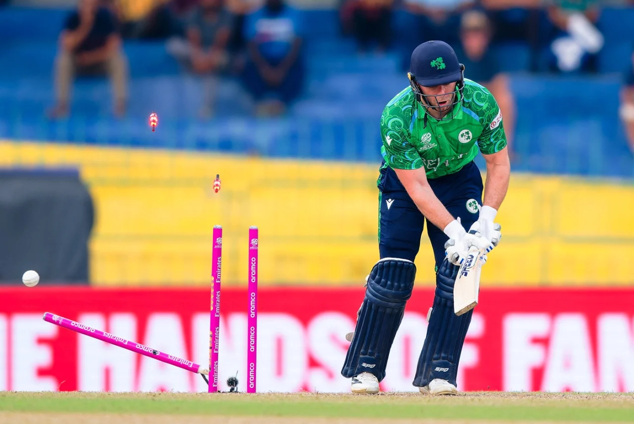 T20 World Cup: Winning start for Australia as Ireland on brink of exit
